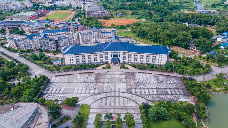 电子配件价格构成揭秘：影响成本的关键因素